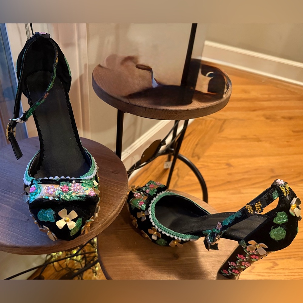 Custom OOAK Statement Heel Black Floral Embellished size 41/9.5 - Picture 16 of 17